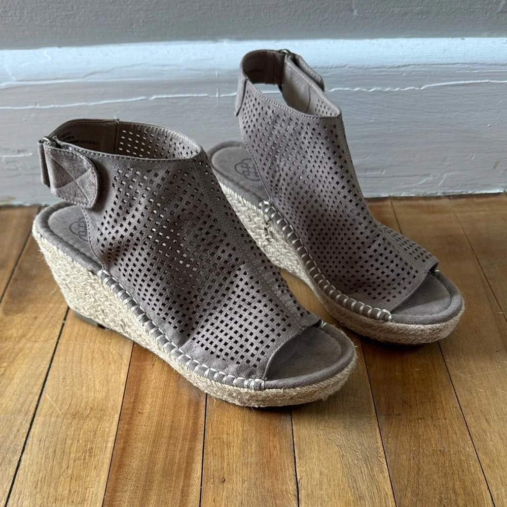 Daisy Fuentes Taupe Perforated Wedge Sandals